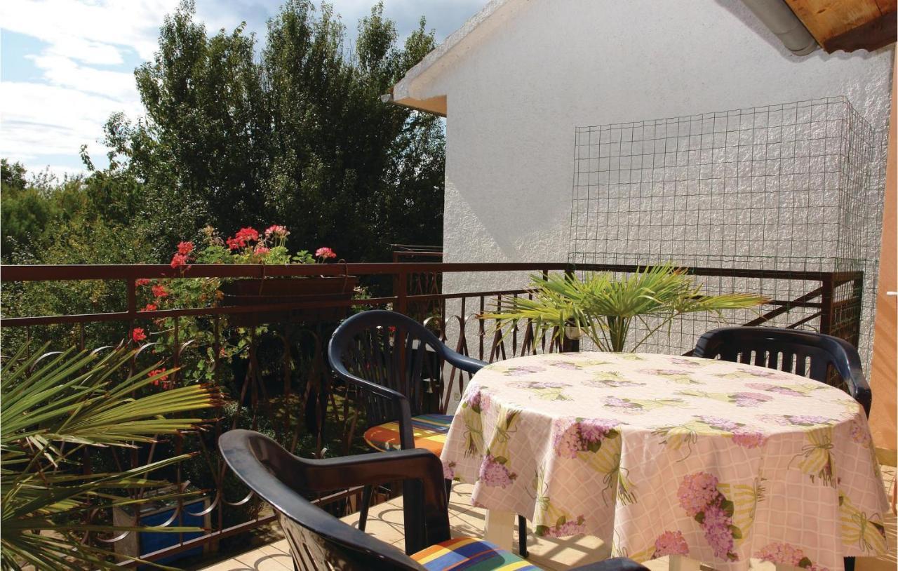 Nice Apartment In Pula With Wifi 외부 사진