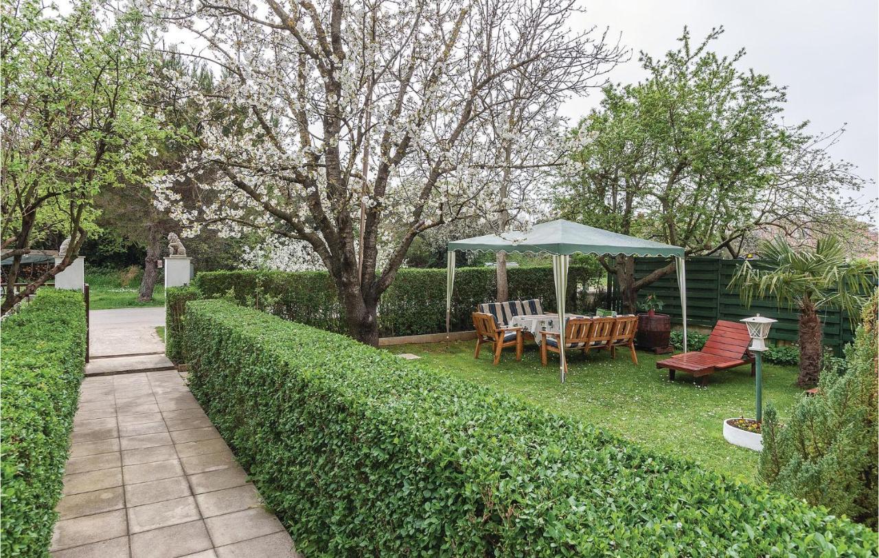 Nice Apartment In Pula With Wifi 외부 사진