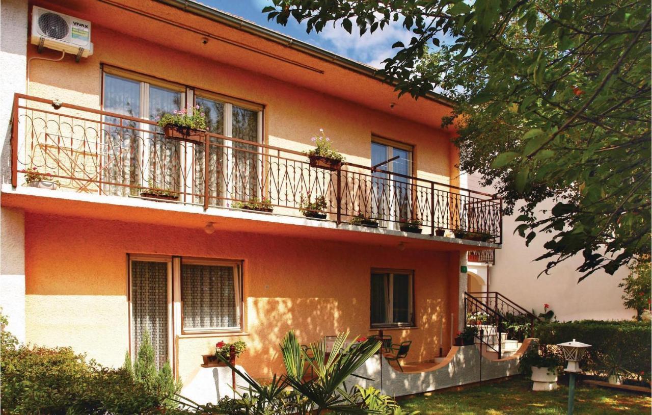 Nice Apartment In Pula With Wifi 외부 사진
