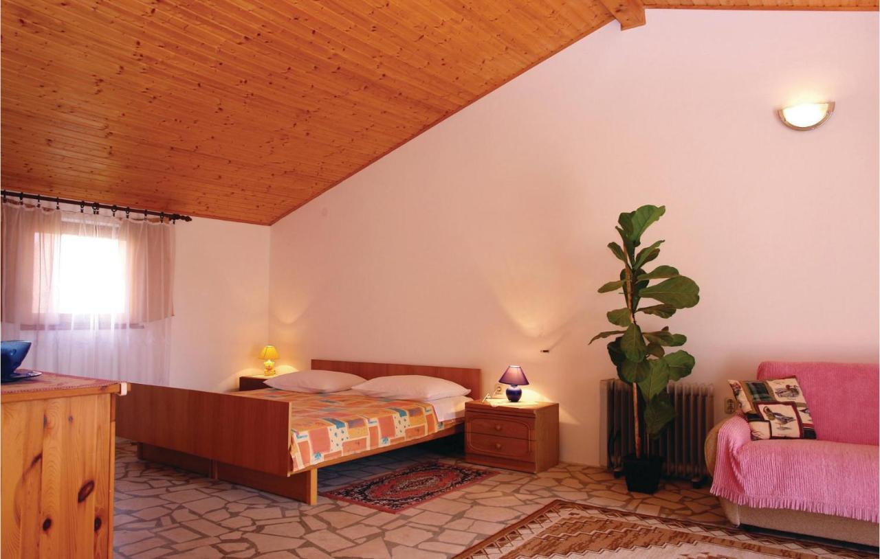 Nice Apartment In Pula With Wifi 외부 사진