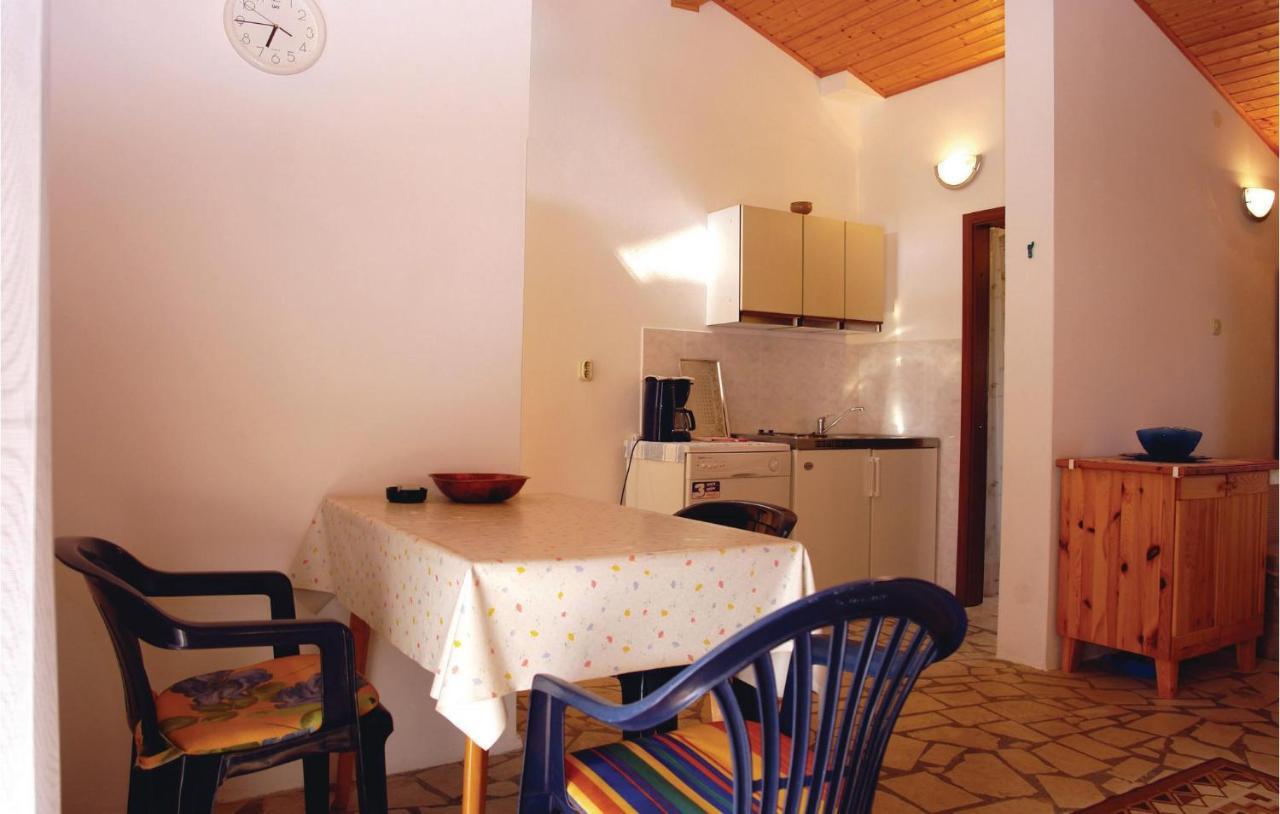 Nice Apartment In Pula With Wifi 외부 사진